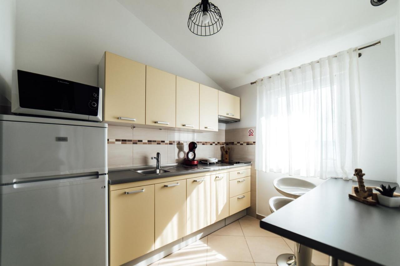 Villa Lidija Omiš Esterno foto